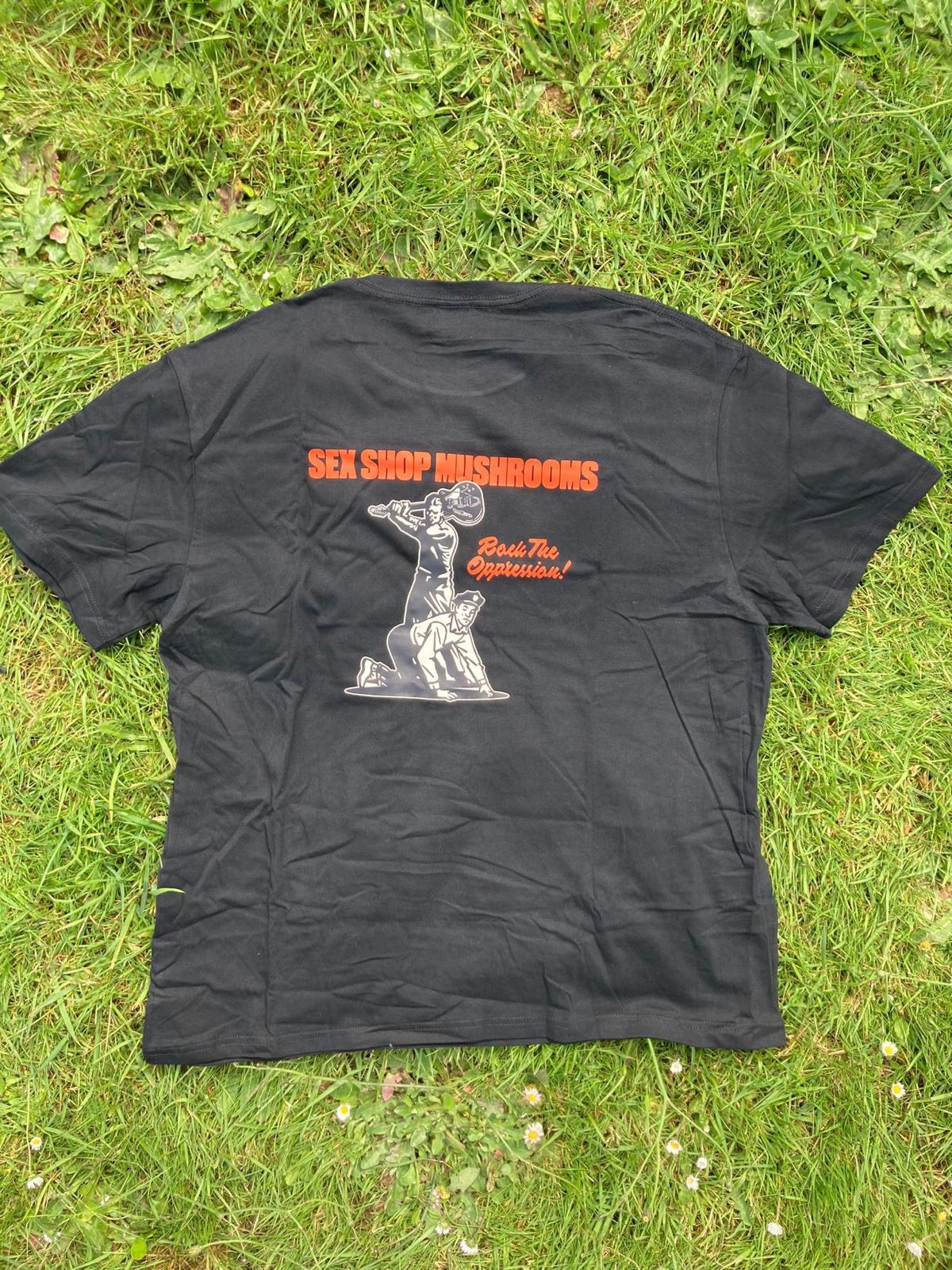 T-SHIRT OVERSIZE "ROCK THE OPPRESSION" - SEX SHOP MUSHROOMS